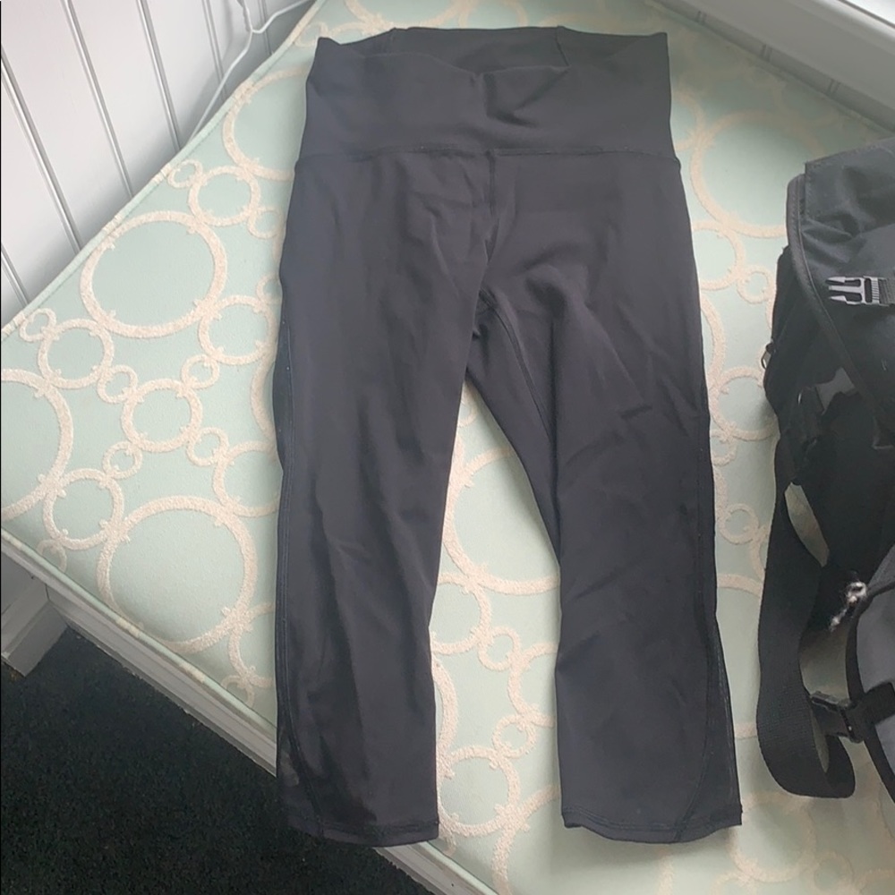 LULULEMON CROPPED LEGGINGS